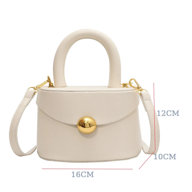 Sac Femme Seau Chic et Luxueux sur fond blanc