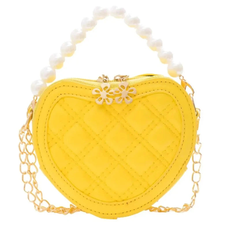 Sac Pour Petite Fille au Design de Cœur sur fond blanc