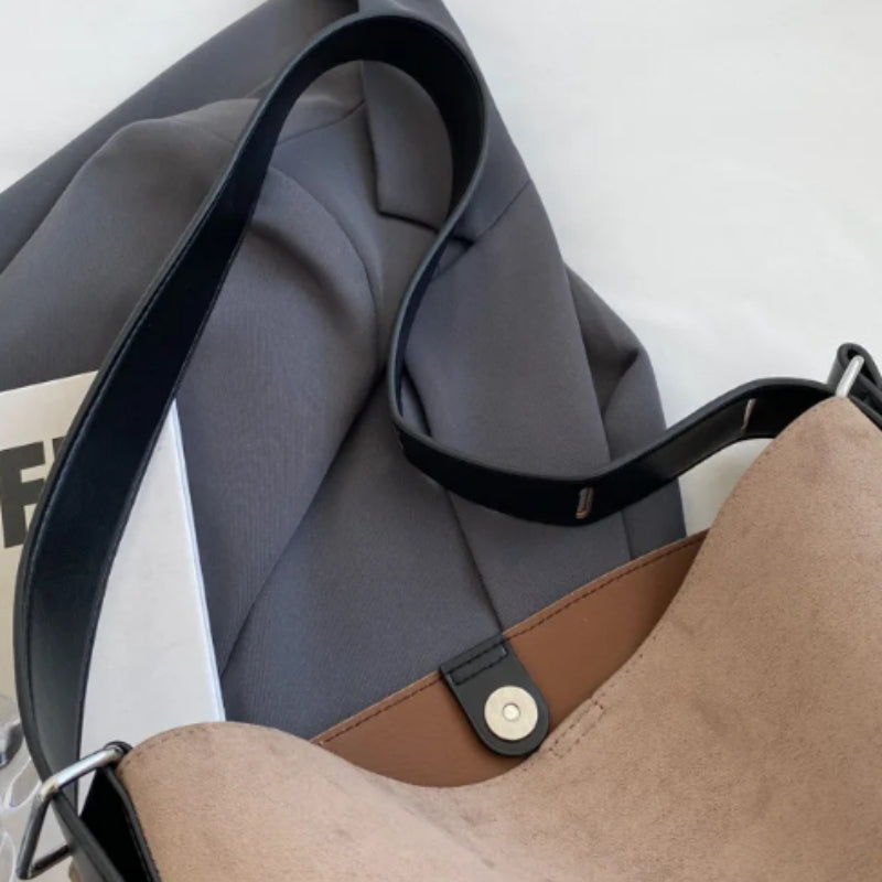 sac seau daim gris