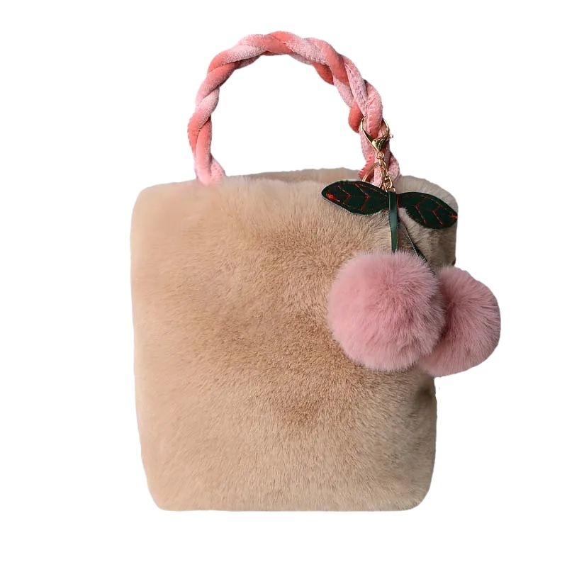 Sac à Main Fausse Fourrure avec Pendentif Cerise, de couleur marron, avec une anse torsadée rose, sur un fond blanc.