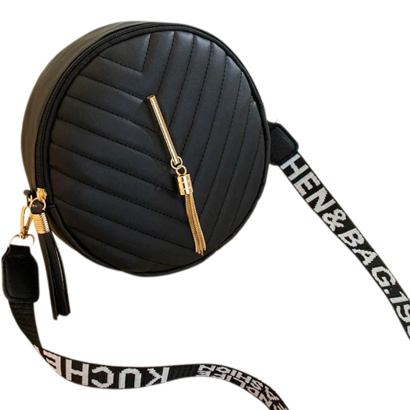 Sac à Main Rond Bandoulière à Pampilles, de couleur noire et sur fond blanc.