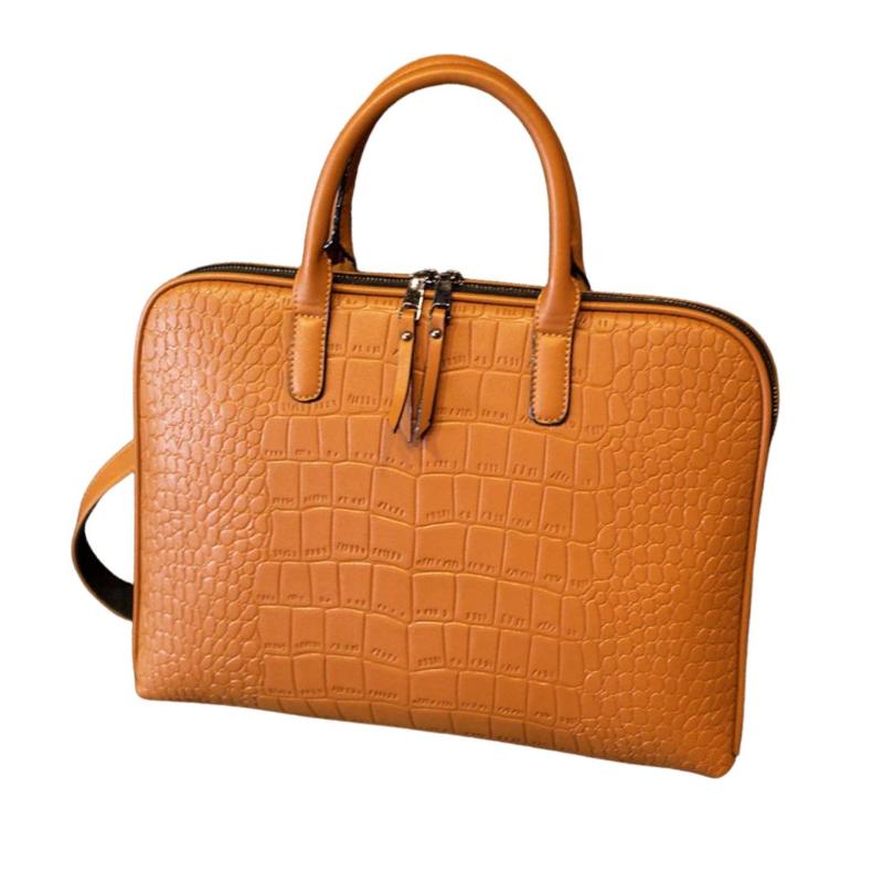Sac Ordinateur Femme Effet Peau de Serpent sur fond blanc