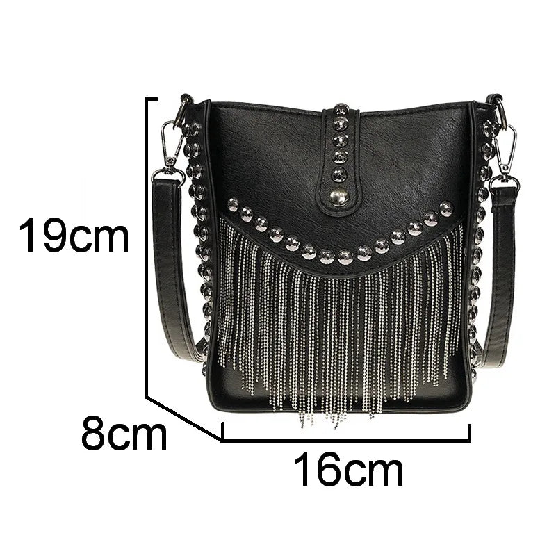Sac Bandoulière Femme à Frange et Rivet Métallique, avec ses dimensions en détails.