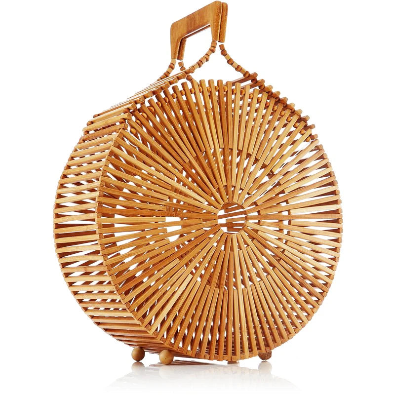 Sac Effet Osier Marron Rond et Sophistiqué, sur un fond blanc.