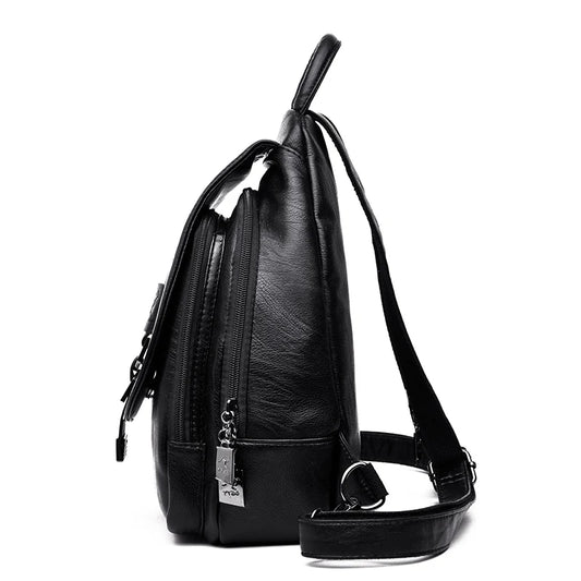 Sac à Main et à Dos Femme Noir et Vintage sur fond blanc