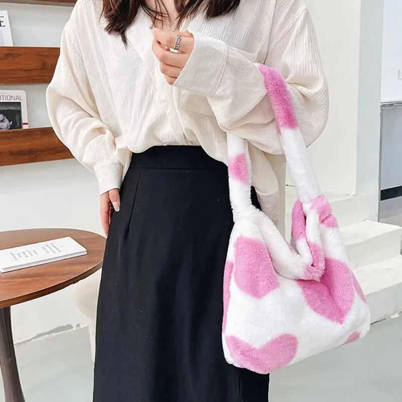 Sac à Main Fausse Fourrure avec Motifs de Cœurs