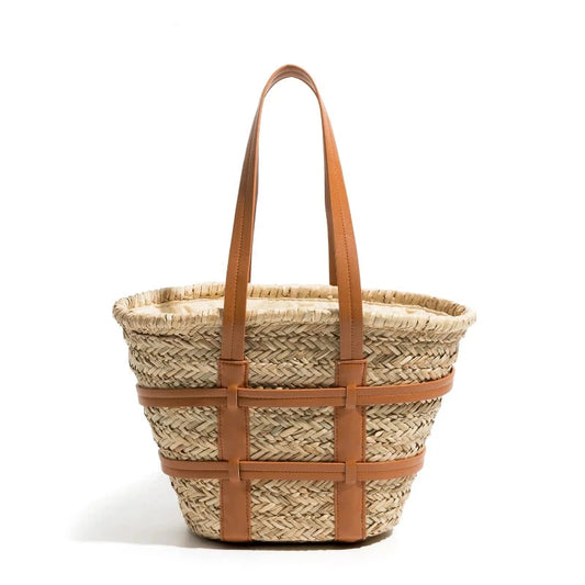 Sac Fourre Tout en Osier avec Lanières sur fond blanc