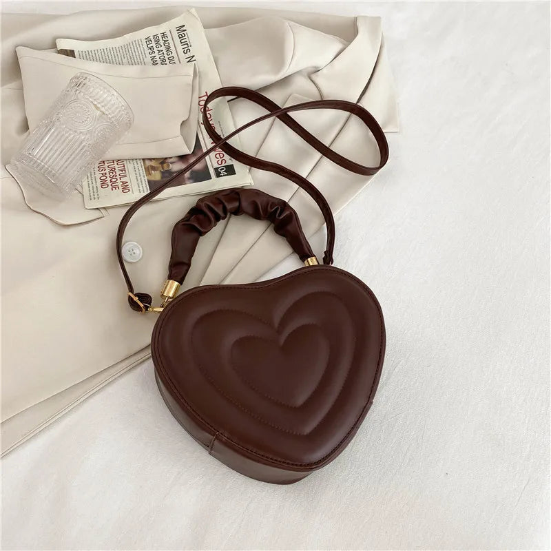 Sac Matelassé Marron au Design de Cœur