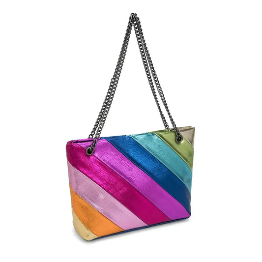 Sac à Main Multicolore et Design à Rayures sur fond blanc