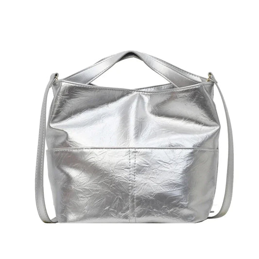 Sac à Main Fourre-Tout Spacieux Design Minimaliste et Élégant, de couleur argentée et sur fond blanc