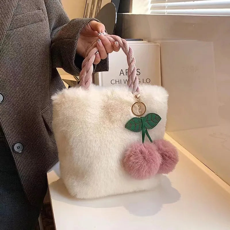 Sac à Main Fausse Fourrure avec Pendentif Cerise
