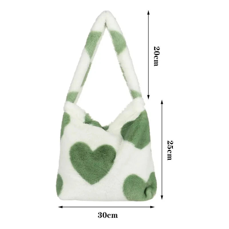 Sac à Main Fausse Fourrure avec Motifs de Cœurs sur fond blanc