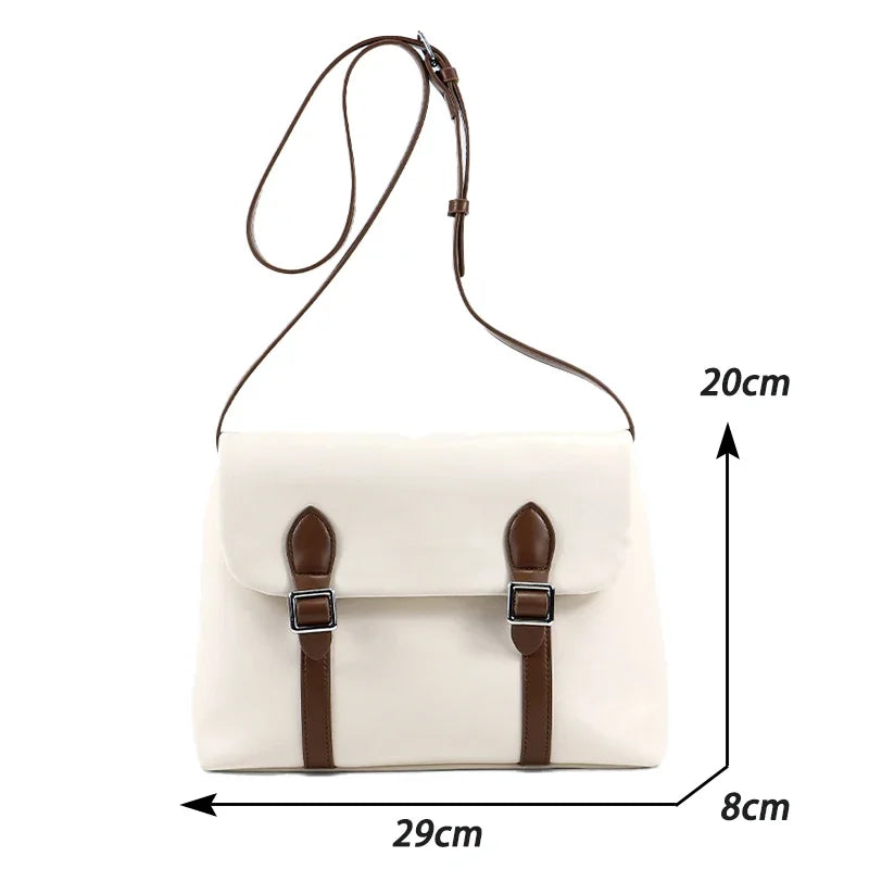 Sac Cartable Femme Chic et Vintage sur fond blanc