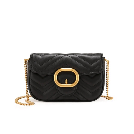 Petit Sac à Main Chaine Doré Style Glamour, de couleur noire et sur fond blanc