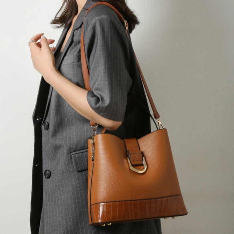 set sac à main et portefeuille pour femme en cuir marron
