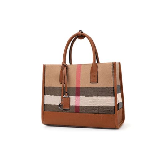 Sac à Main Fourre Tout Élégant en Tissu et Simili, de couleur marron, sur un fond blanc.