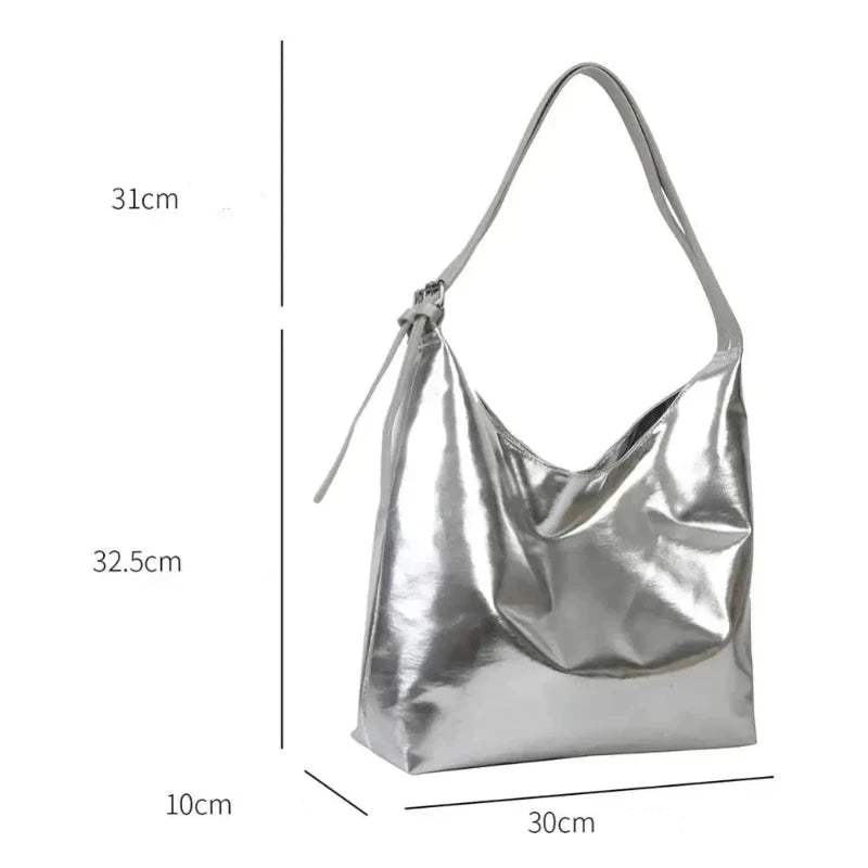 Sac de Luxe Argenté et Brillant sur fond blanc