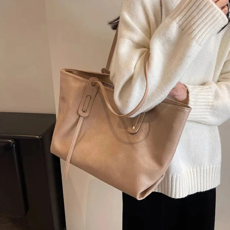 Sac à Main Cabas Spacieux Design Sobre