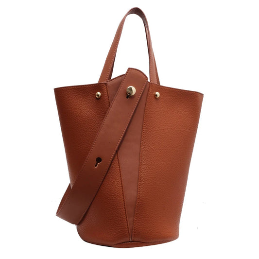 Sac Femme Seau Marron et Luxueux sur fond blanc