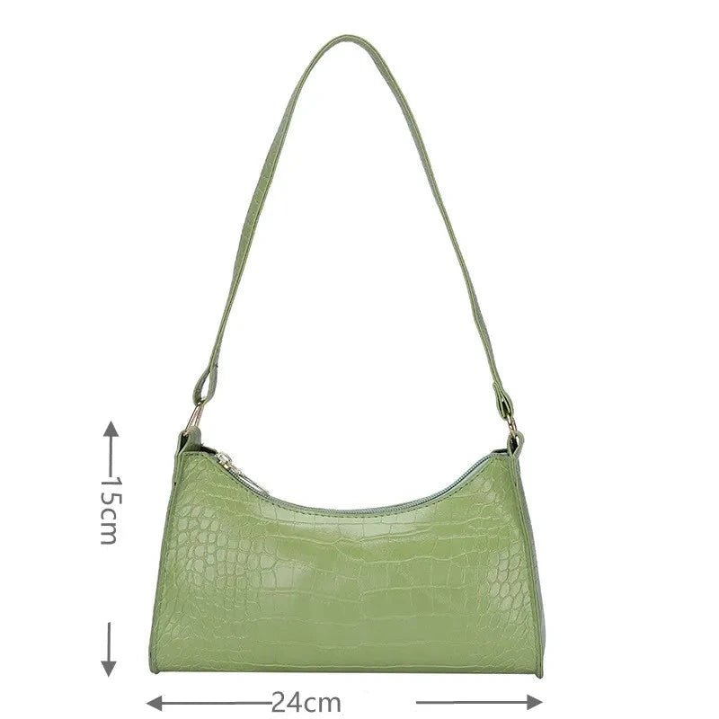 Sac Baguette Matelassé et Luxueux sur fond gris