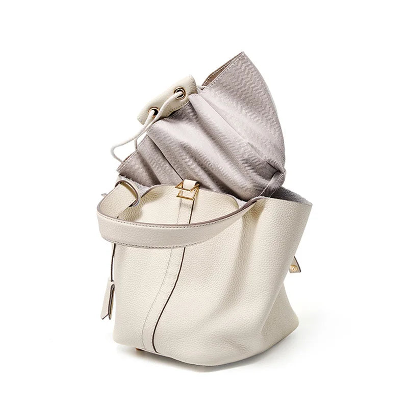 Sac Femme Bourse Chic et Blanc sur fond blanc