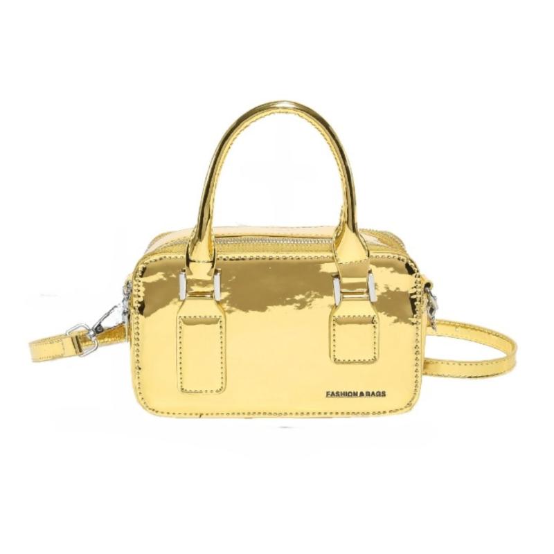 Petit Sac à Main Brillant et Luxueux sur fond blanc