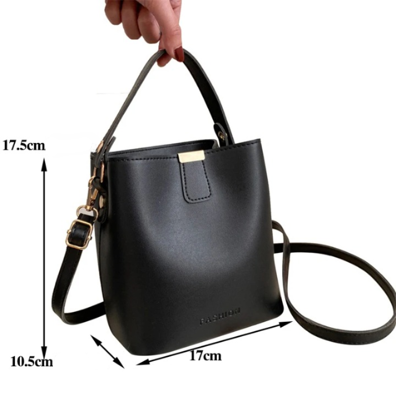 Sac Femme Seau Chic à Bandoulière sur fond blanc
