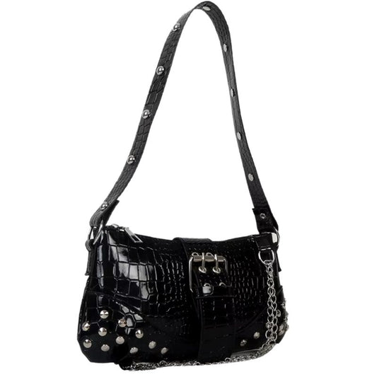 Sac à Main Baguette Design Audacieux et Clou Argenté, de couleur noire et sur fond blanc