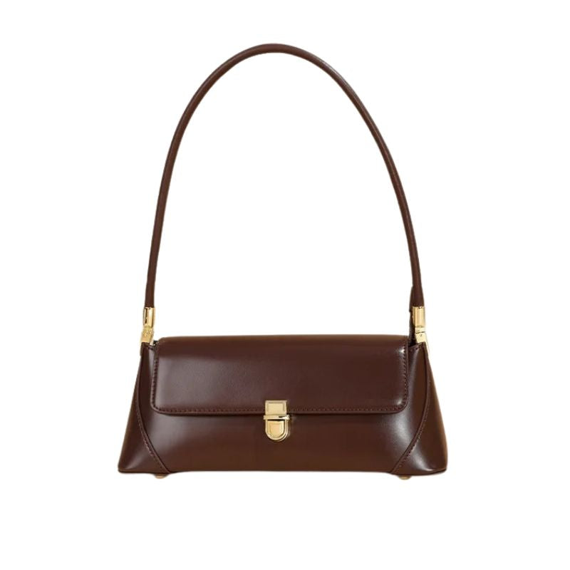 Sac à Main Baguette avec Fermeture Dorée Raffinée, de couleur marron et sur fond blanc
