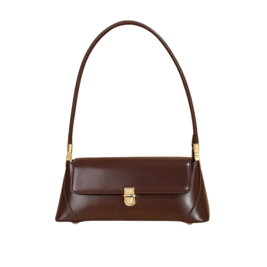 Sac à Main Baguette avec Fermeture Dorée Raffinée, de couleur marron et sur fond blanc