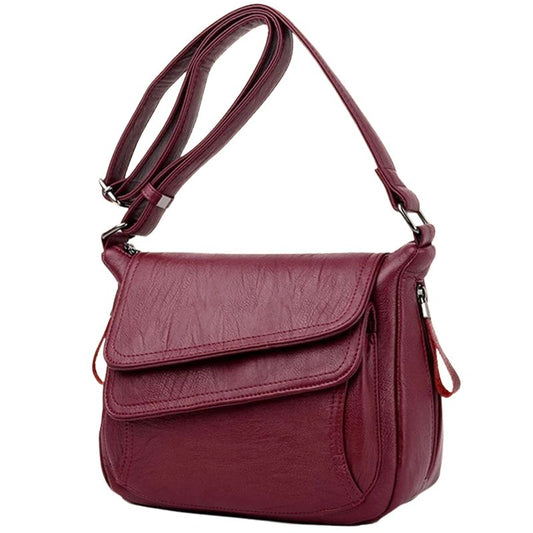 Sac à Main Élégant et Tendance en Simili sur fond blanc