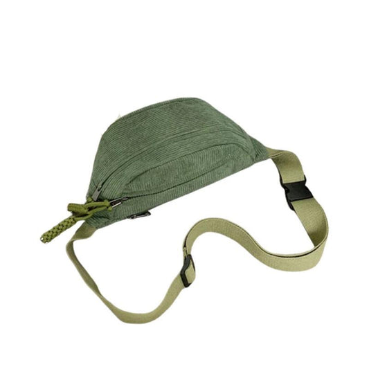 Sac Banane Femme Vert et Doux en Velours sur fond blanc