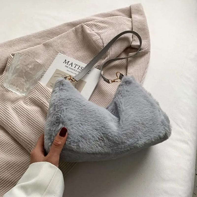 Sac à Main Doux et Gris en Fausse Fourrure