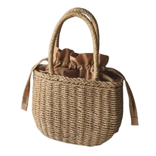 Sac à Main Panier Artisanal en Paille sur fond blanc