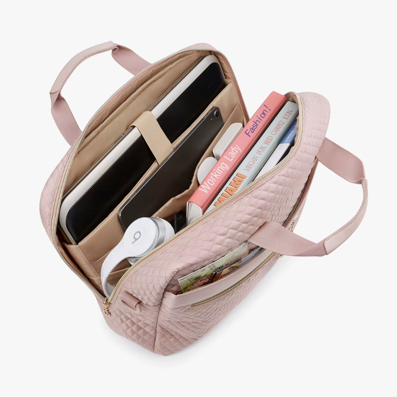 Intérieur de la Sacoche Ordinateur Femme Tendance rose vue en angle avec ordinateur portable et fournitures - Noir - Blanc Crème - Taupe - Rose